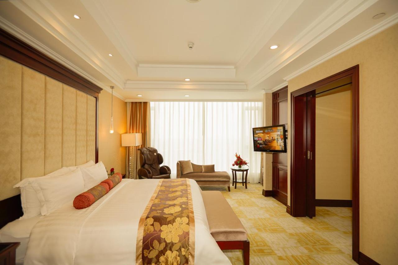 Soluxe Hotel Guangzhou - Registration Service And Free Shuttle Bus To Canton Fair Complex Exterior photo